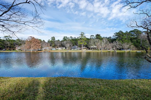1500 W Pine Lake Circle, Conroe, TX 77316