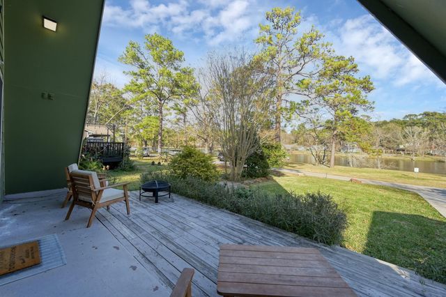 1500 W Pine Lake Circle, Conroe, TX 77316