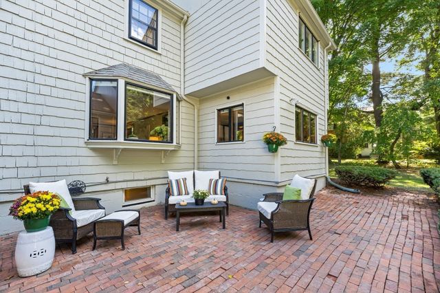 1 Overlook Way, Winchester, MA 01890