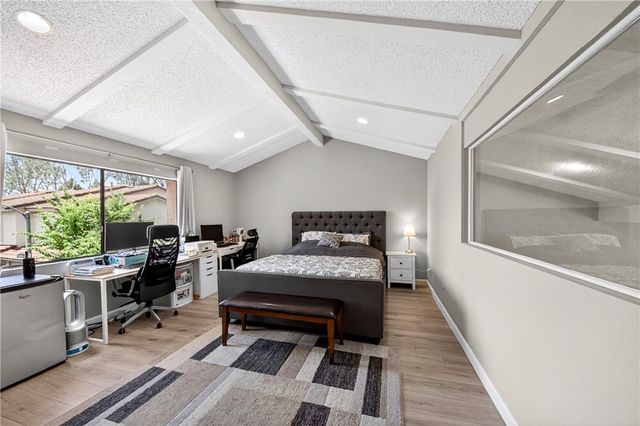 949 Creekside Drive, Fullerton, CA 92833