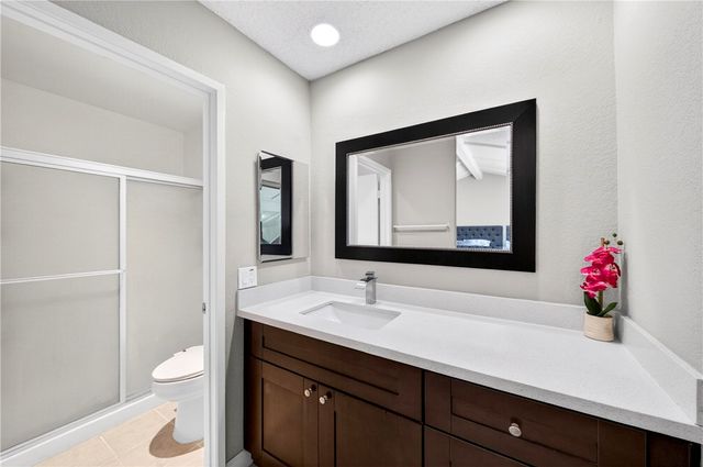 949 Creekside Drive, Fullerton, CA 92833