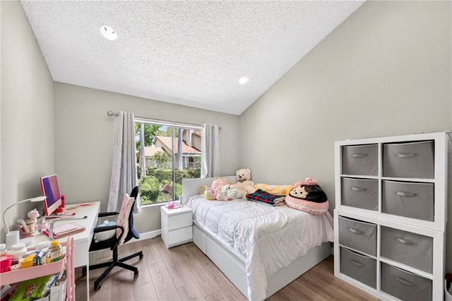 949 Creekside Drive, Fullerton, CA 92833