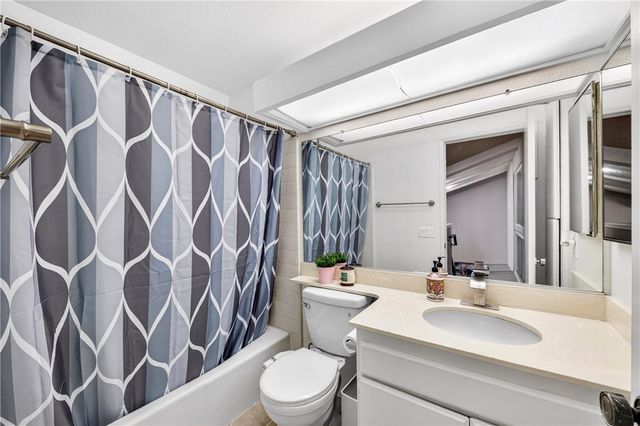 949 Creekside Drive, Fullerton, CA 92833