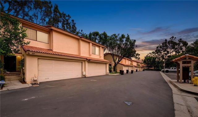 949 Creekside Drive, Fullerton, CA 92833