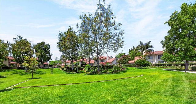 949 Creekside Drive, Fullerton, CA 92833