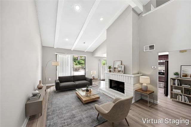949 Creekside Drive, Fullerton, CA 92833