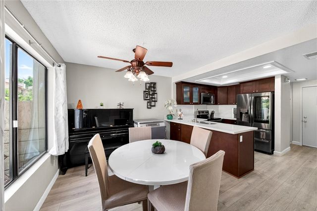 949 Creekside Drive, Fullerton, CA 92833