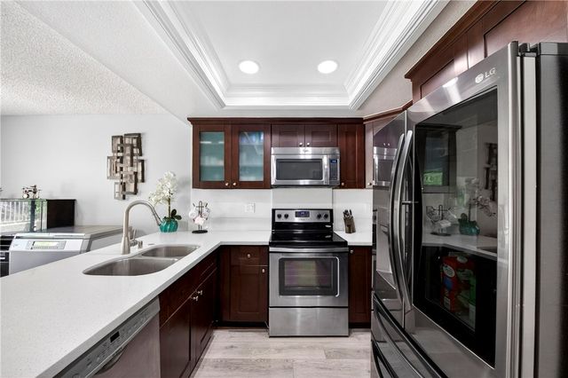 949 Creekside Drive, Fullerton, CA 92833