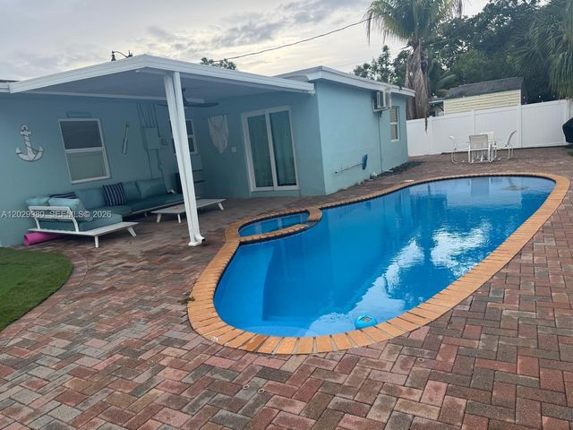 2510 NE 9th Avenue, Pompano Beach, FL 33064