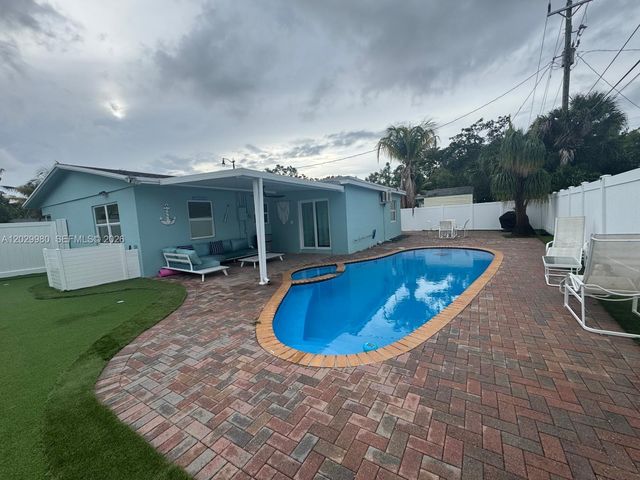 2510 NE 9th Avenue, Pompano Beach, FL 33064