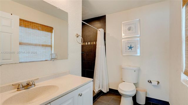 2510 NE 9th Avenue, Pompano Beach, FL 33064