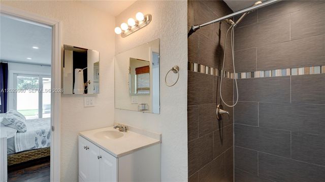 2510 NE 9th Avenue, Pompano Beach, FL 33064