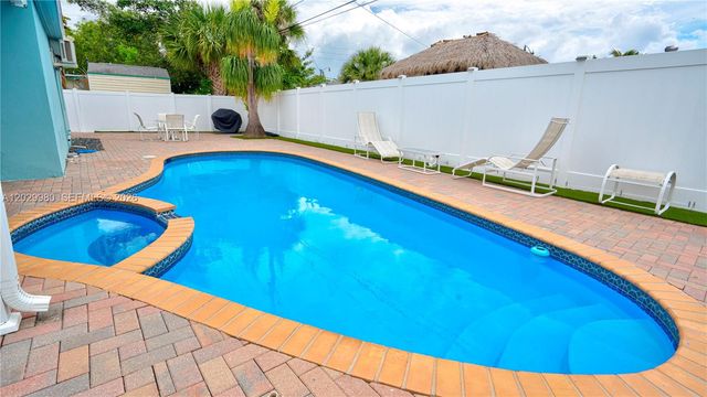 2510 NE 9th Avenue, Pompano Beach, FL 33064