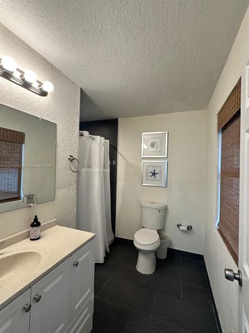 2510 NE 9th Avenue, Pompano Beach, FL 33064