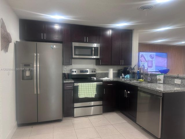 2510 NE 9th Avenue, Pompano Beach, FL 33064