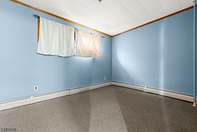 36 6Th St, Harrison Town, NJ 07029