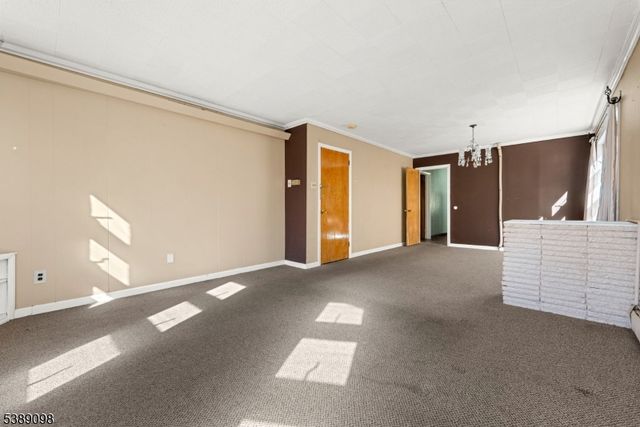 36 6Th St, Harrison Town, NJ 07029