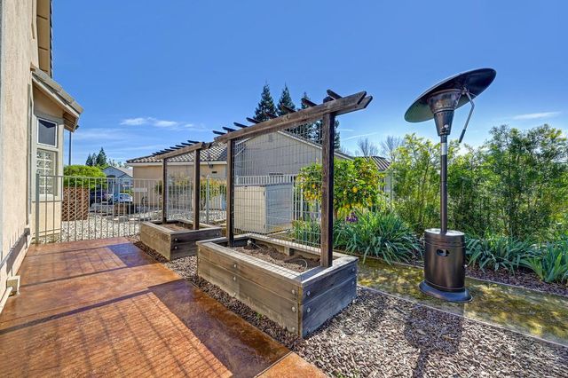 117 Wild Oat Ct, Roseville, CA 95747