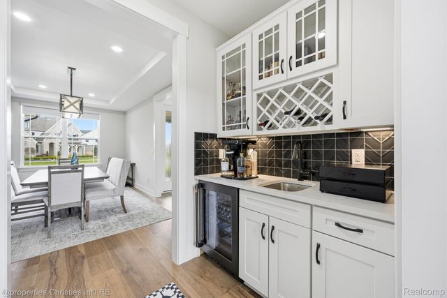 21369 Ballantyne Boulevard, Novi, MI 48167