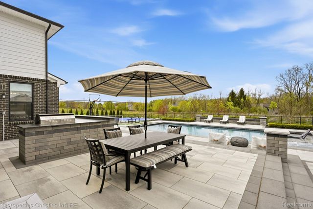 21369 Ballantyne Boulevard, Novi, MI 48167