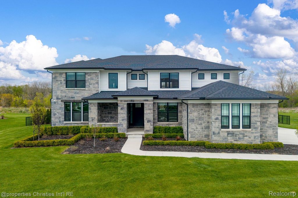 21369 Ballantyne Boulevard, Novi, MI 48167