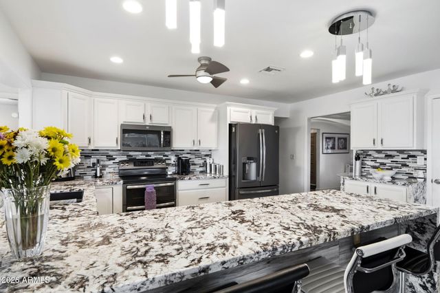 1140 LEISURE WORLD --, Mesa, AZ 85206