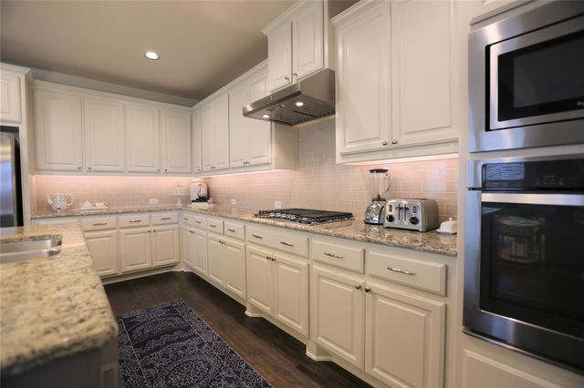 2161 Balcones Drive, Carrollton, TX 75010