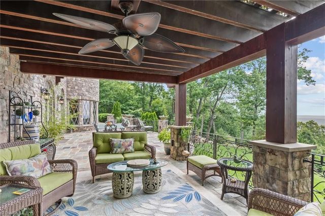 530 Sierra Trace Road, Denton, NC 27239