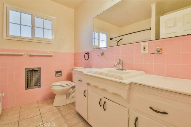 100 Cerritos 7, Long Beach, CA 90802