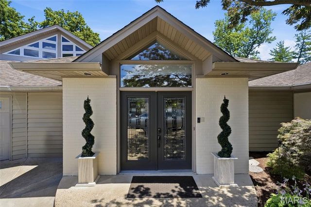 17 Stacy Drive, St Louis, MO 63132