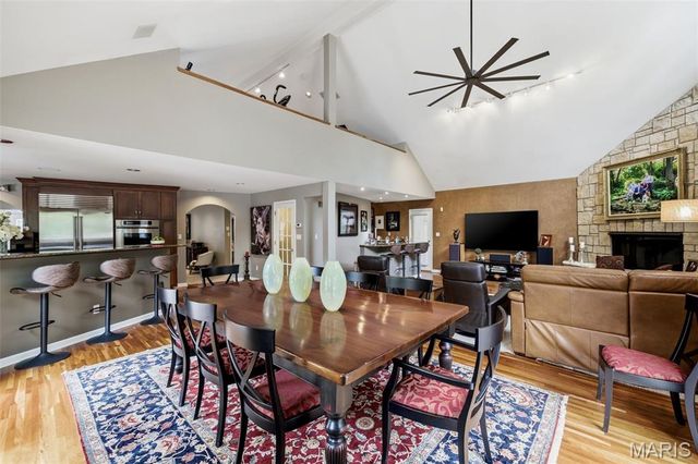 17 Stacy Drive, St Louis, MO 63132