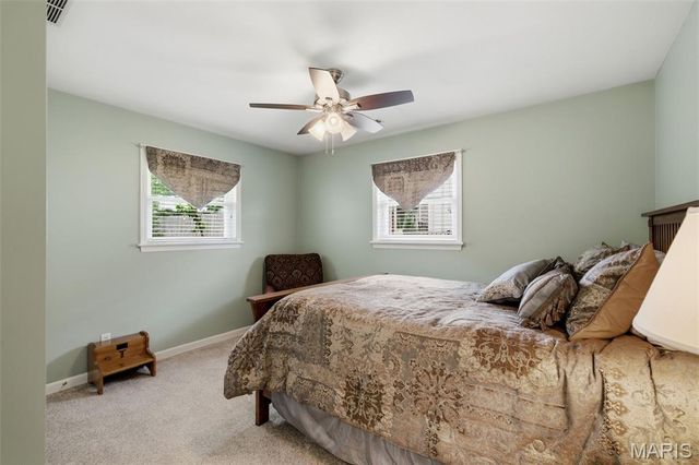17 Stacy Drive, St Louis, MO 63132