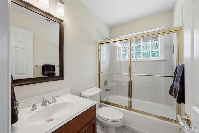 17 Stacy Drive, St Louis, MO 63132