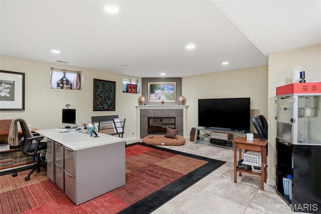 17 Stacy Drive, St Louis, MO 63132