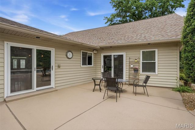17 Stacy Drive, St Louis, MO 63132