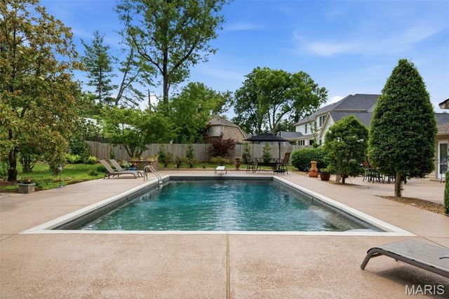 17 Stacy Drive, St Louis, MO 63132