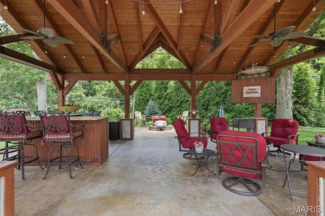 17 Stacy Drive, St Louis, MO 63132