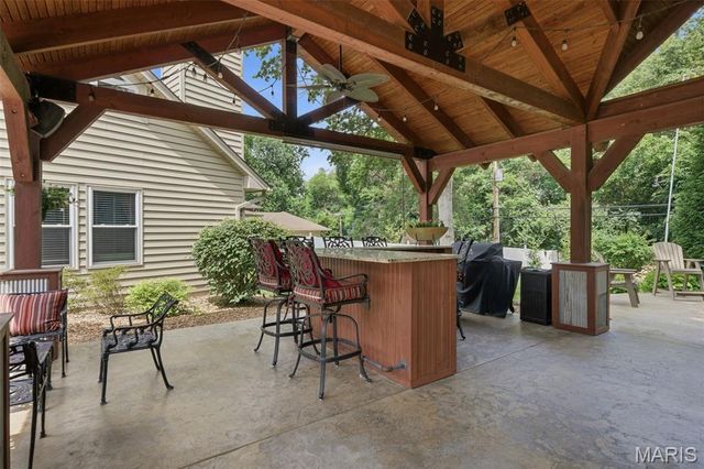 17 Stacy Drive, St Louis, MO 63132