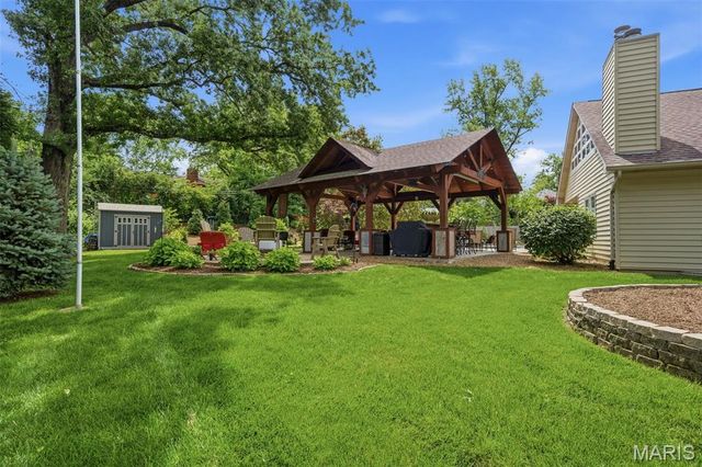 17 Stacy Drive, St Louis, MO 63132