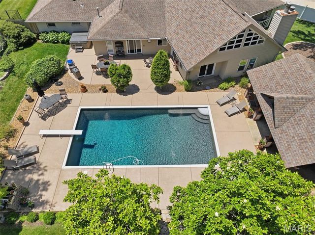 17 Stacy Drive, St Louis, MO 63132