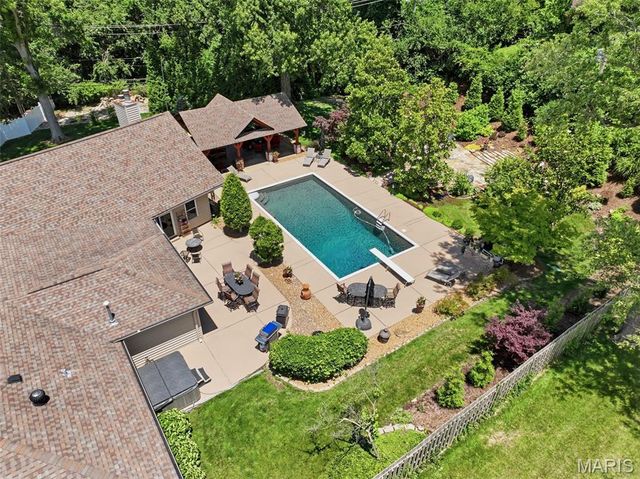 17 Stacy Drive, St Louis, MO 63132