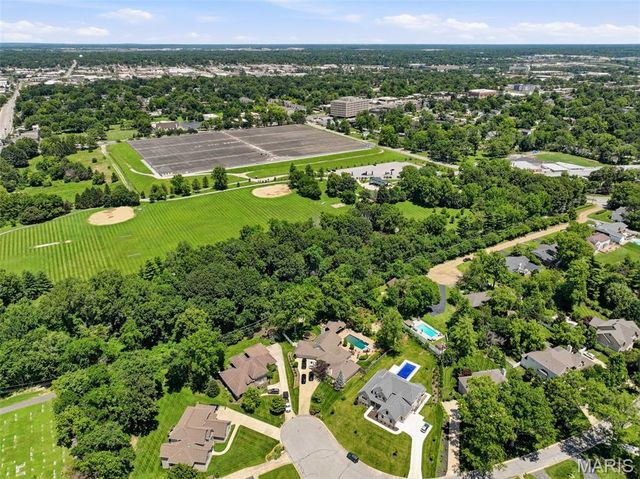 17 Stacy Drive, St Louis, MO 63132