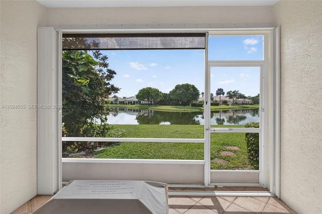 2368 Windjammer Way, West Palm Beach, FL 33411
