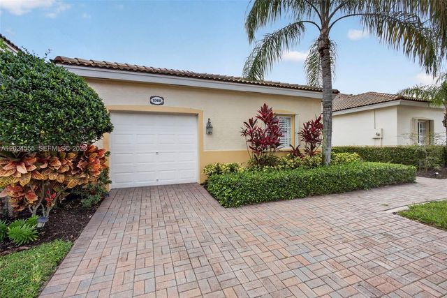 2368 Windjammer Way, West Palm Beach, FL 33411