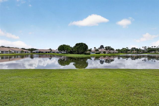 2368 Windjammer Way, West Palm Beach, FL 33411