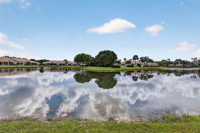 2368 Windjammer Way, West Palm Beach, FL 33411