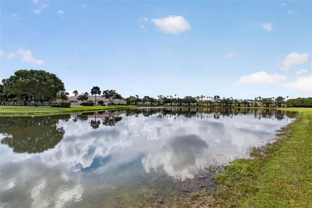 2368 Windjammer Way, West Palm Beach, FL 33411