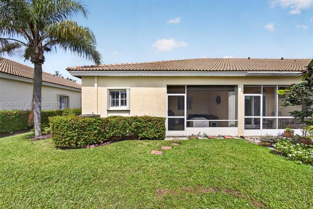 2368 Windjammer Way, West Palm Beach, FL 33411
