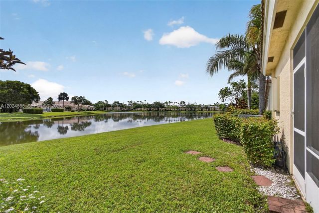 2368 Windjammer Way, West Palm Beach, FL 33411