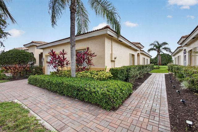 2368 Windjammer Way, West Palm Beach, FL 33411